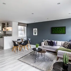 Borough Market 2-bed Apartment