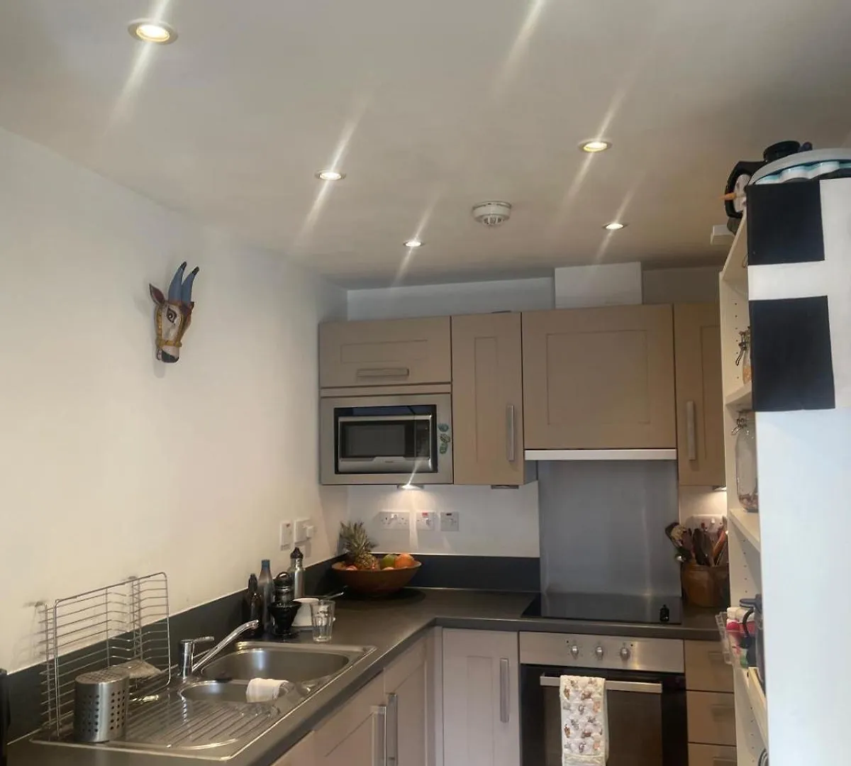 London One Bedroom Apartment In A Gated Community